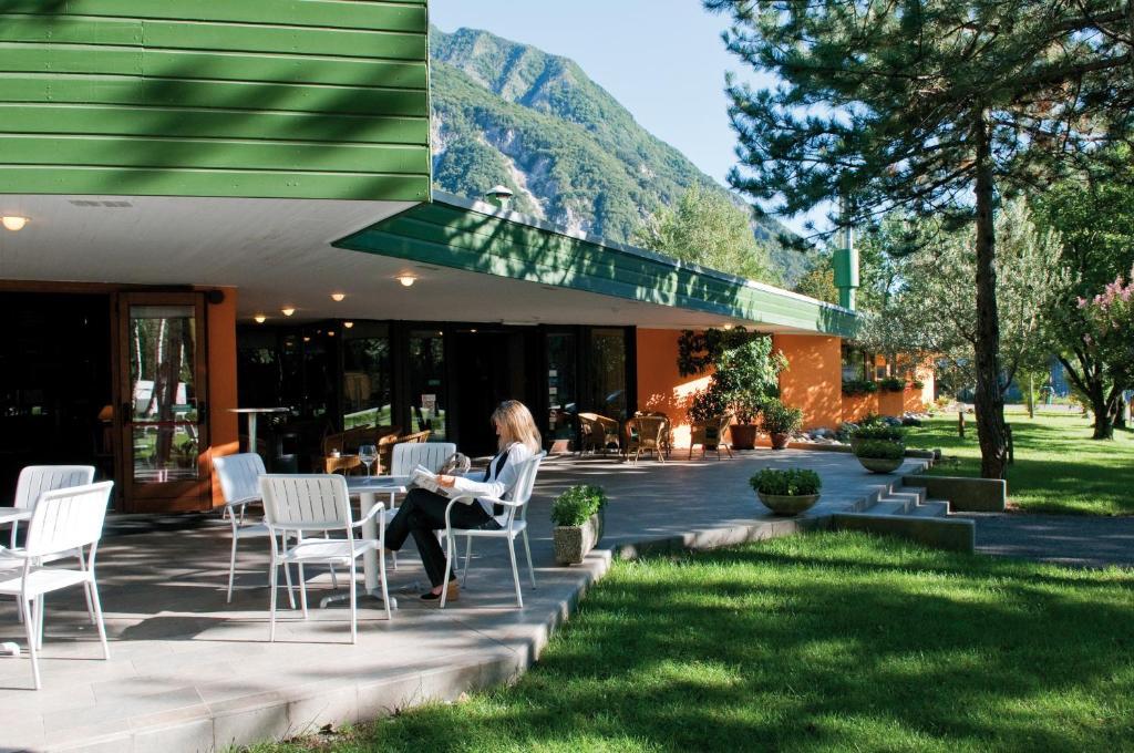 Hotel Carnia Венцоне Екстериор снимка